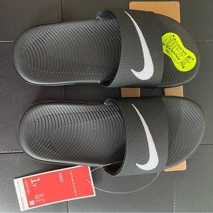 Nike slide youth size 1y